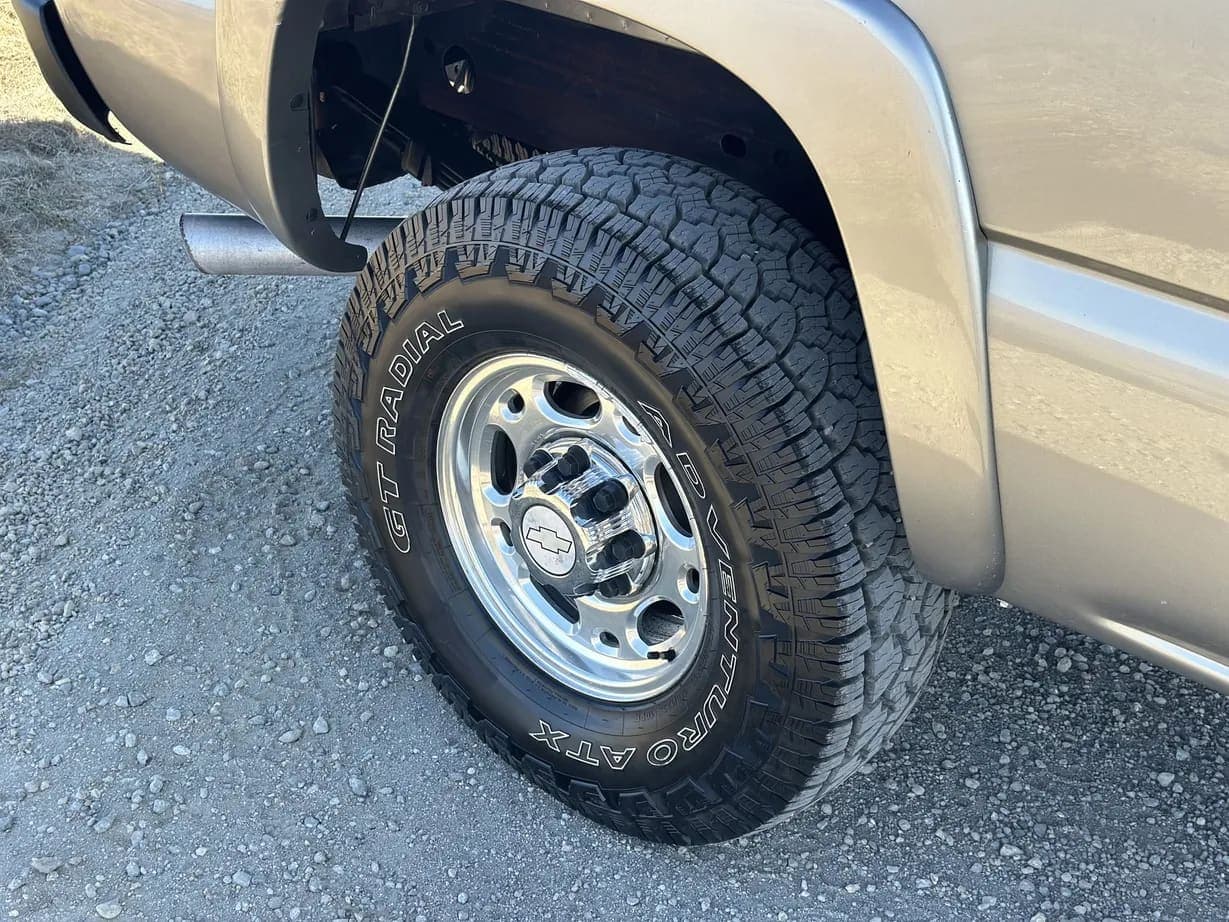 2003 Chevrolet Silverado 2500HD, view