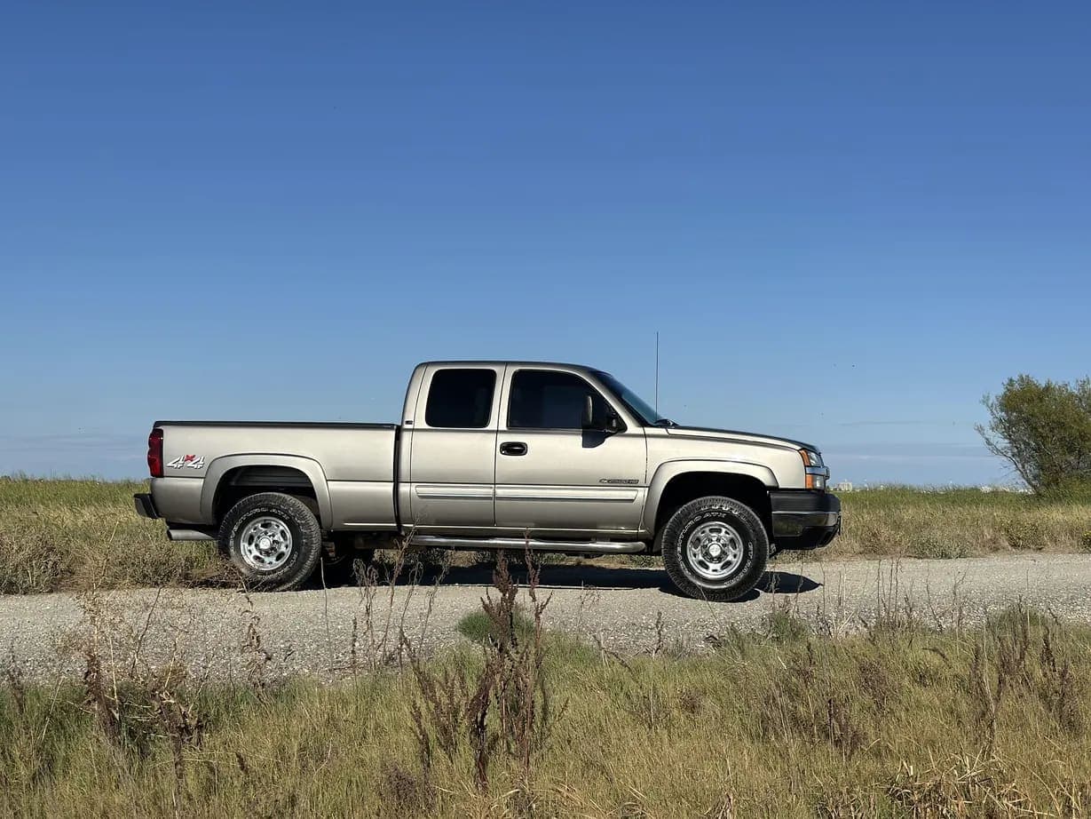2003 Chevrolet Silverado 2500HD, view