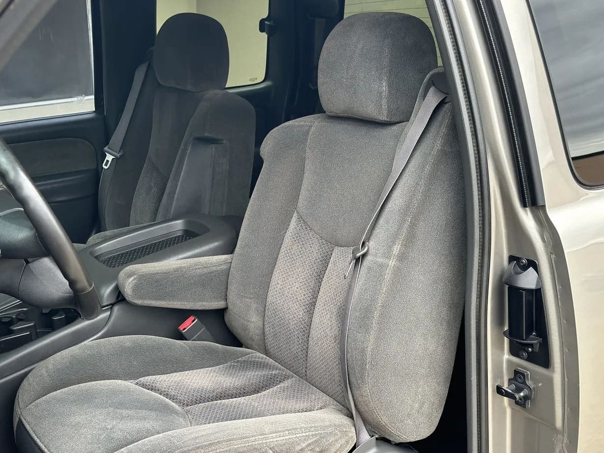 2003 Chevrolet Silverado 2500HD, view