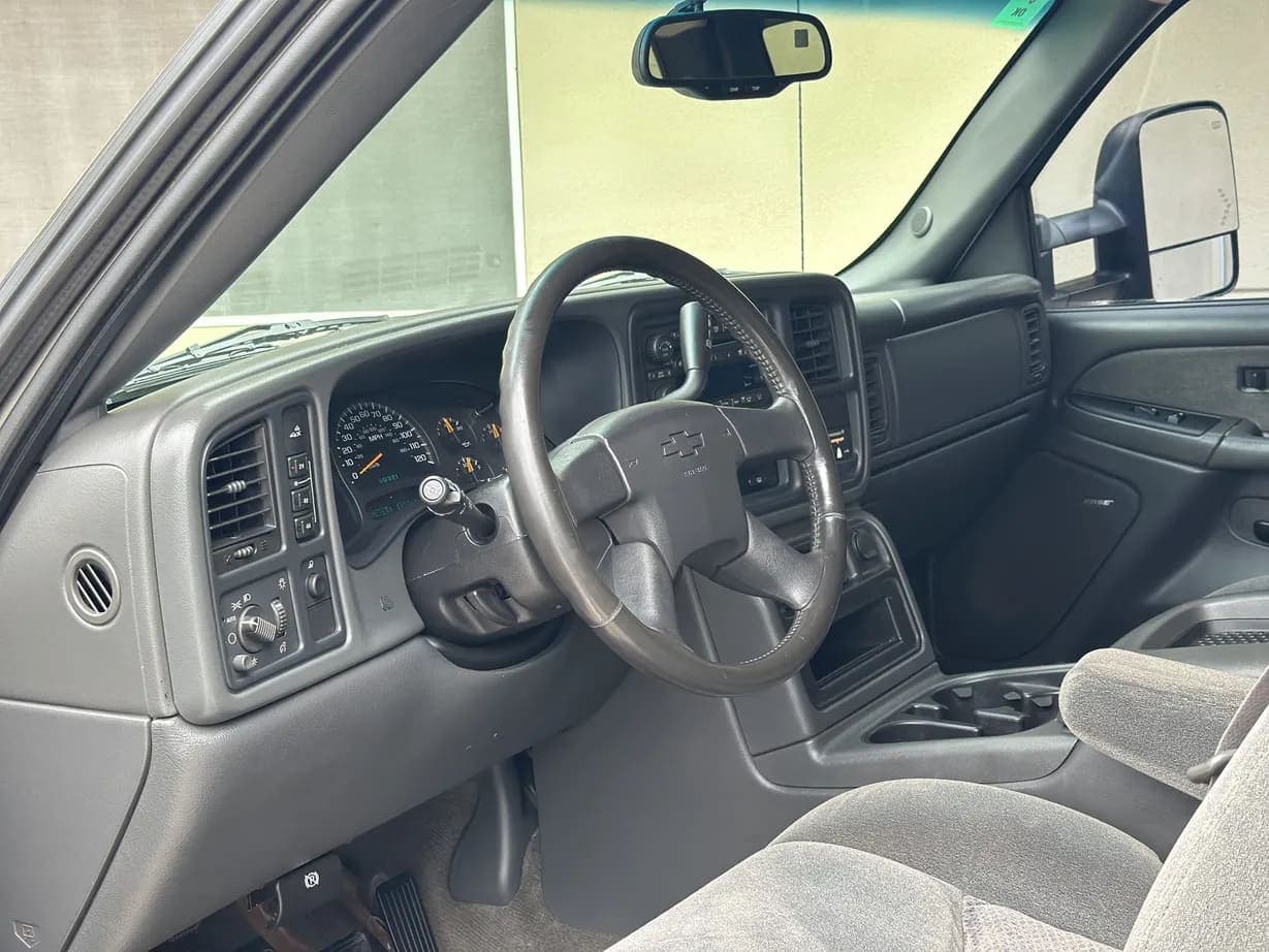 2003 Chevrolet Silverado 2500HD, view
