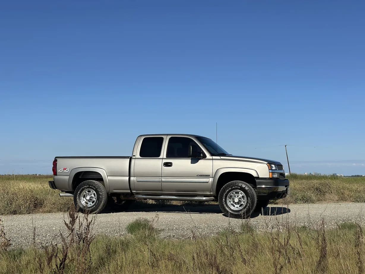 2003 Chevrolet Silverado 2500HD, view