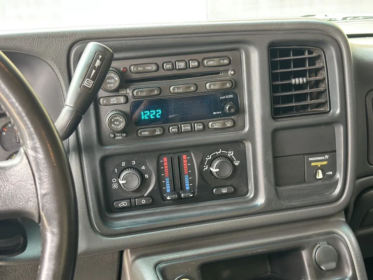 2003 Chevrolet Silverado 2500HD, view