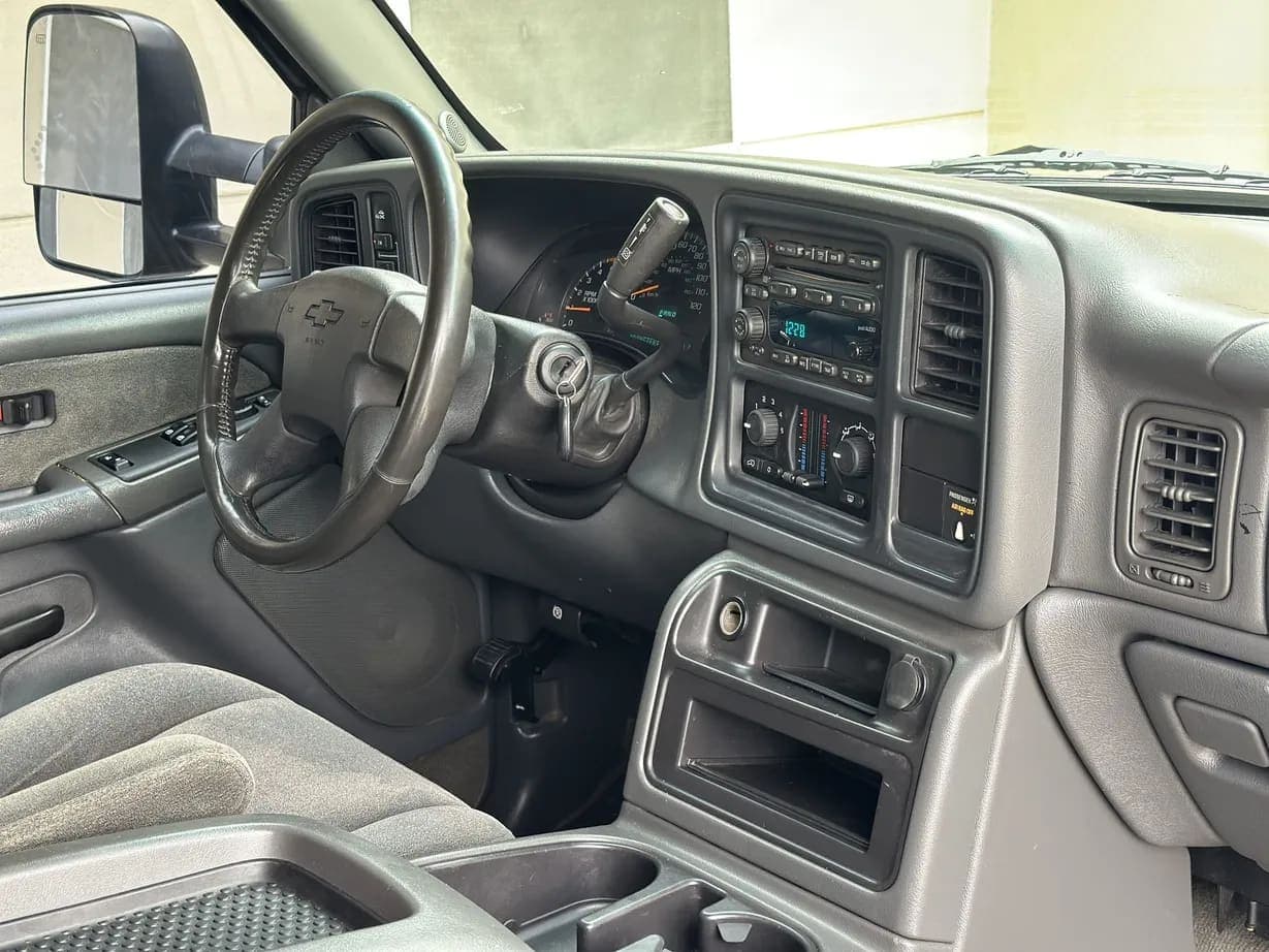 2003 Chevrolet Silverado 2500HD, view