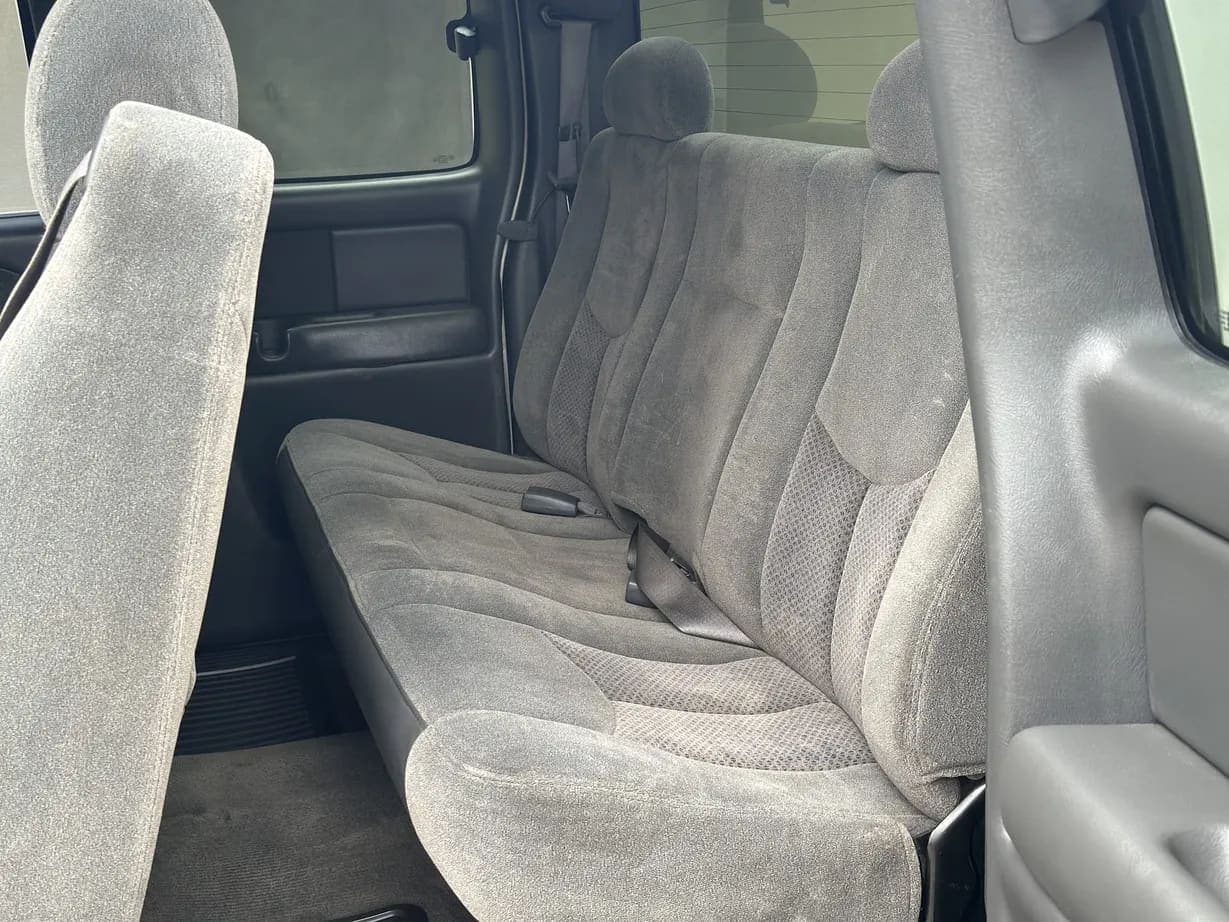 2003 Chevrolet Silverado 2500HD, view