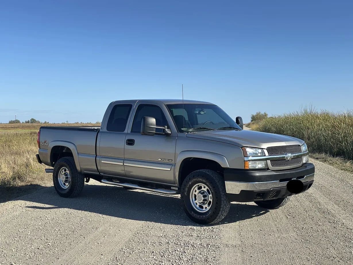 2003 Chevrolet Silverado 2500HD, view