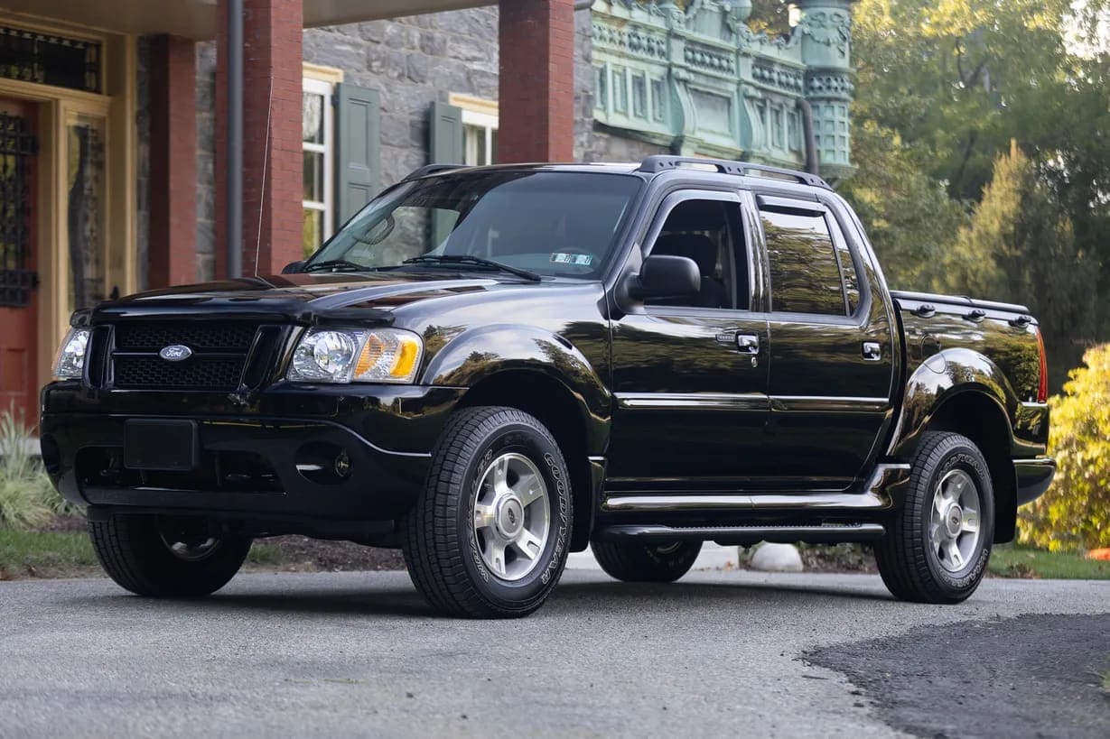 2004 Ford Explorer Sport Trac, view