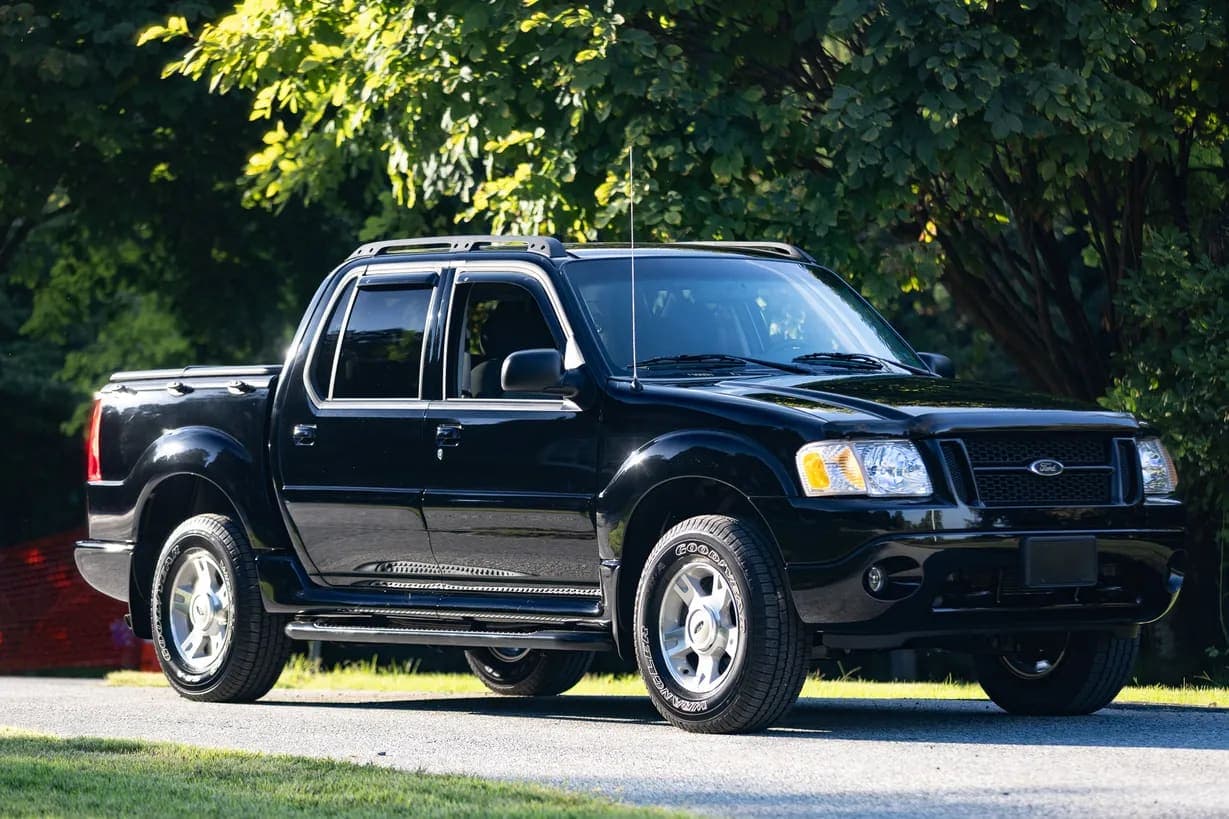 2004 Ford Explorer Sport Trac, view
