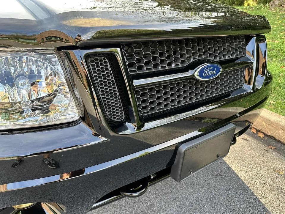 2004 Ford Explorer Sport Trac, view