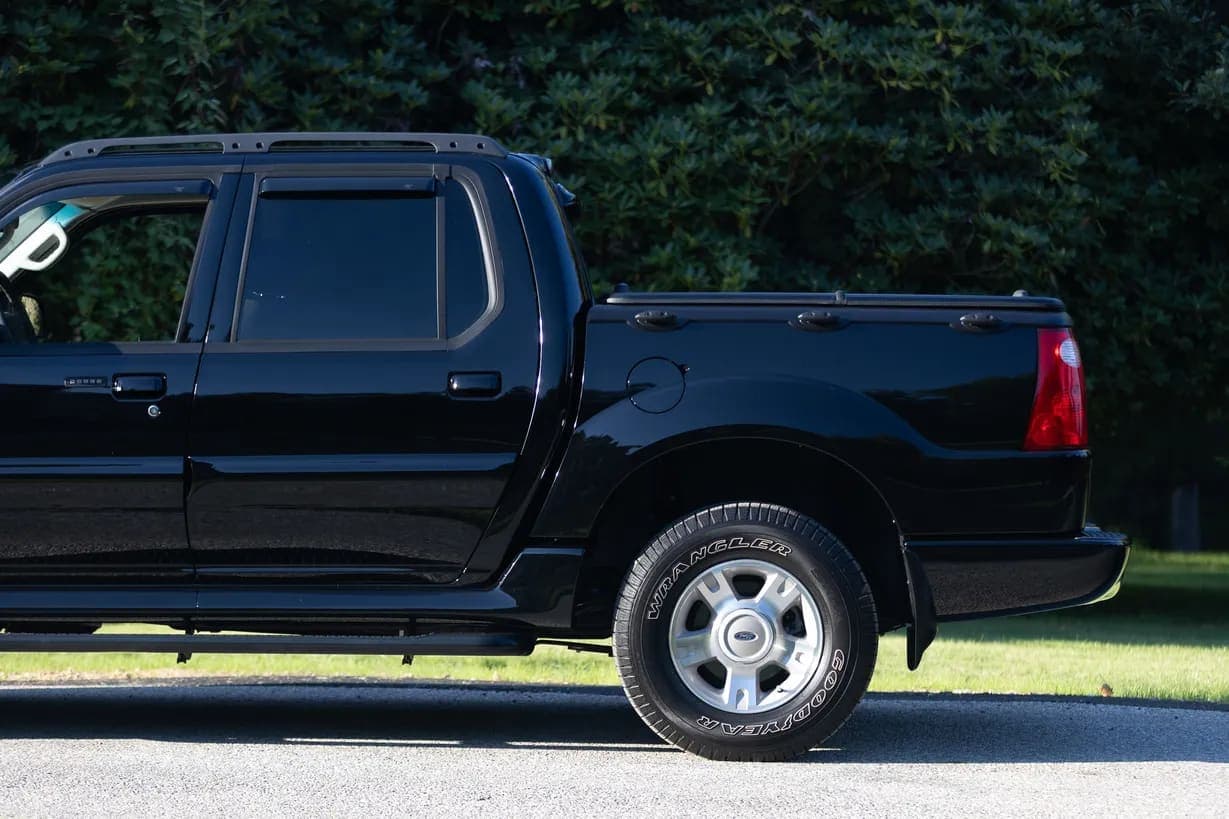 2004 Ford Explorer Sport Trac, view
