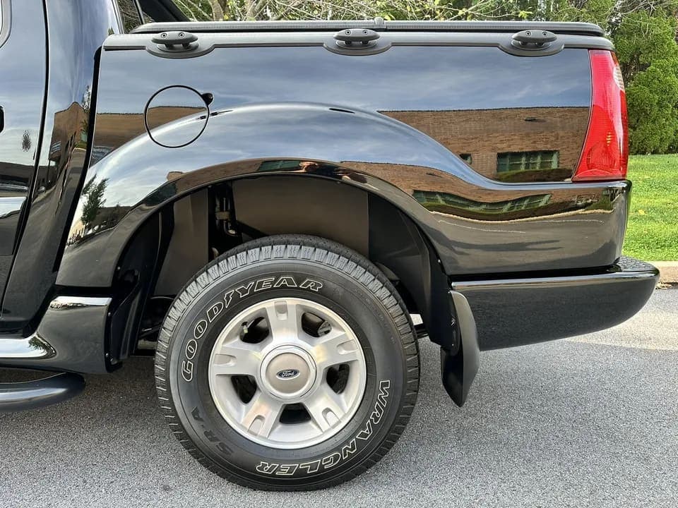 2004 Ford Explorer Sport Trac, view