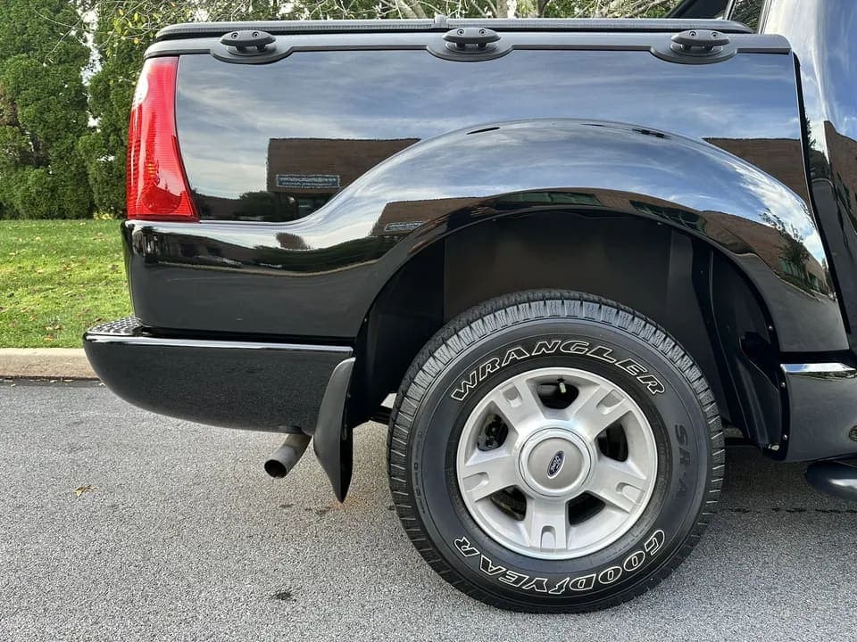 2004 Ford Explorer Sport Trac, view
