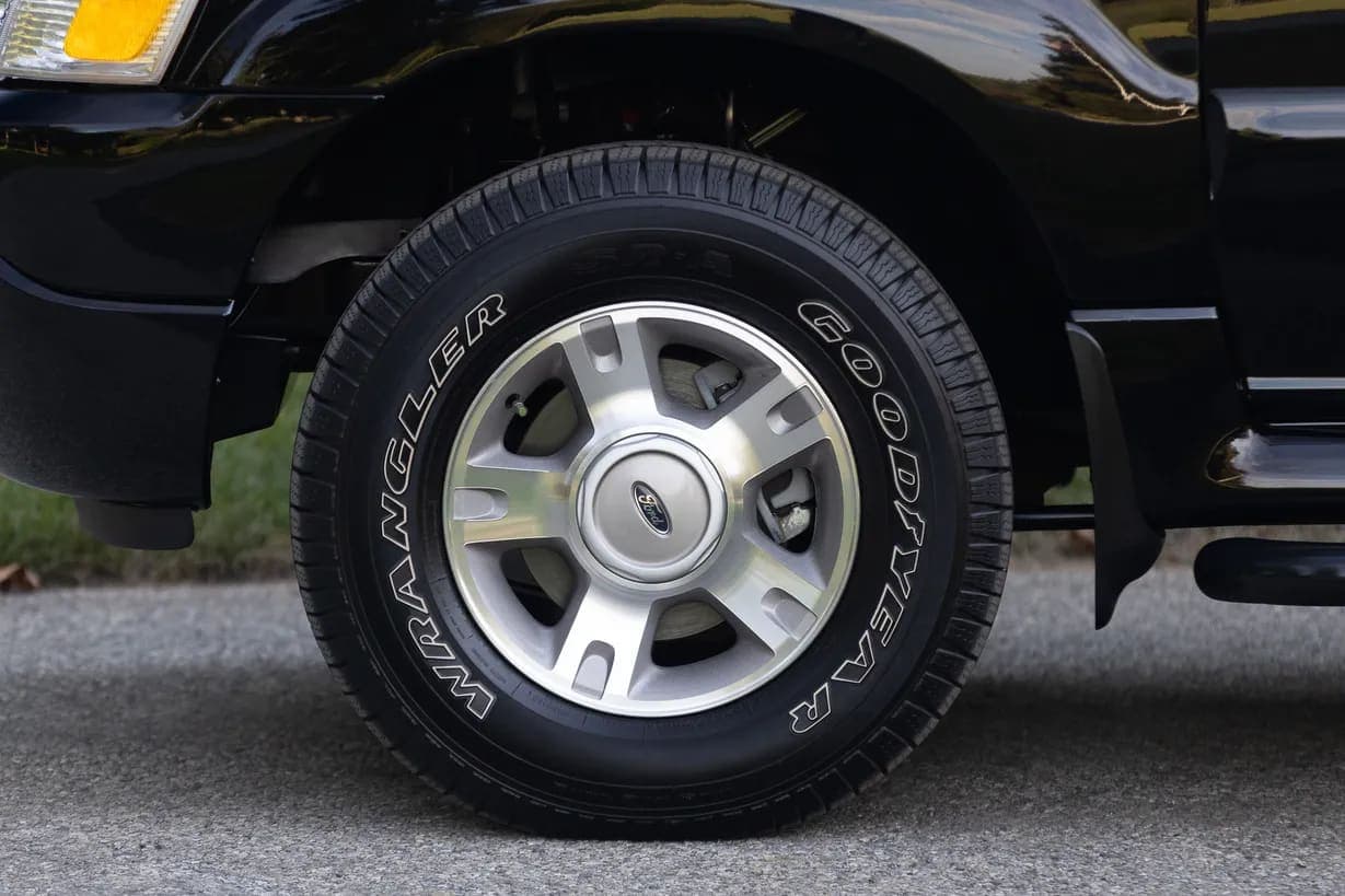 2004 Ford Explorer Sport Trac, view