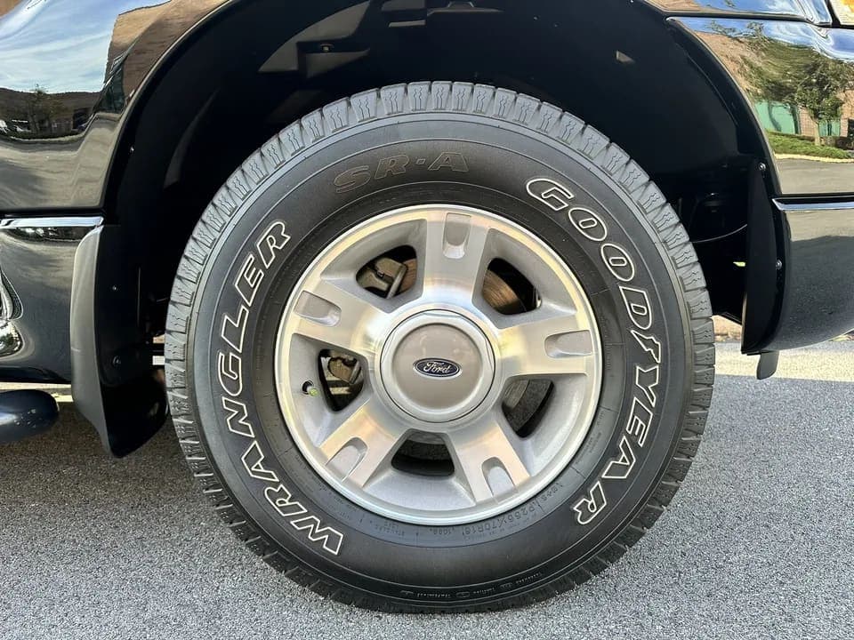 2004 Ford Explorer Sport Trac, view