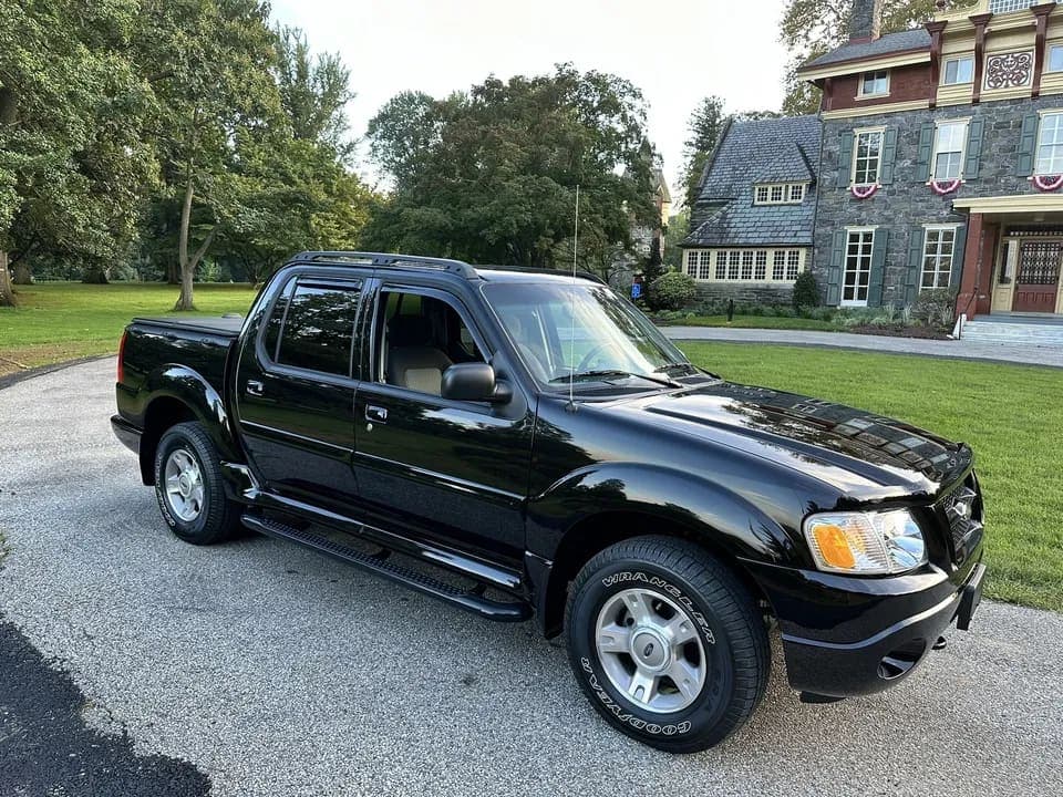 2004 Ford Explorer Sport Trac, view