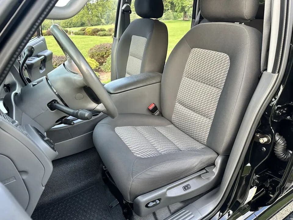 2004 Ford Explorer Sport Trac, view