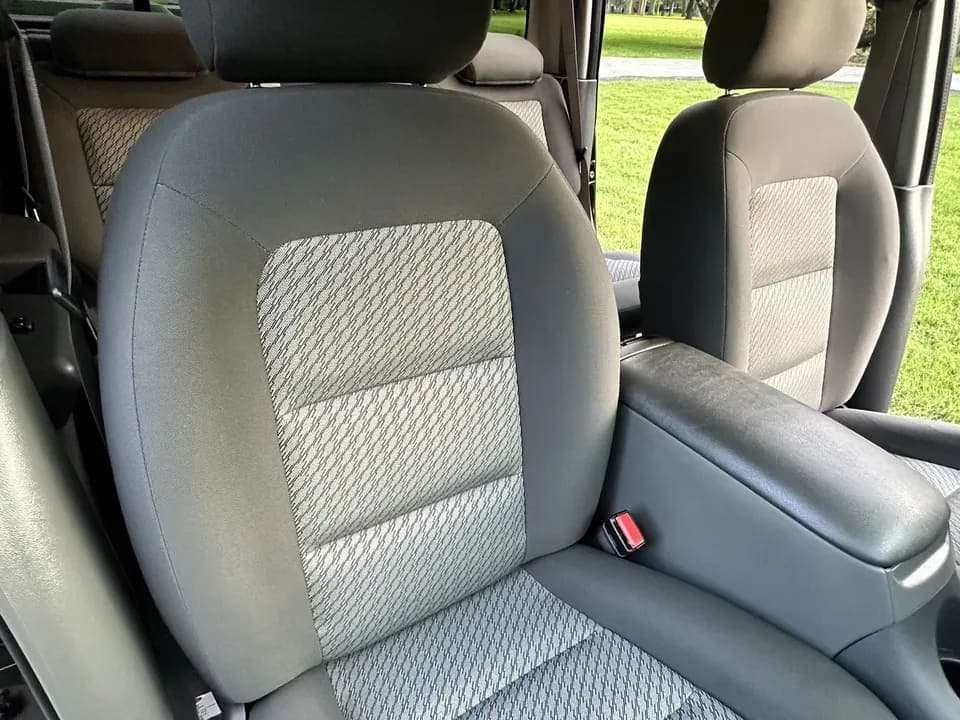 2004 Ford Explorer Sport Trac, view