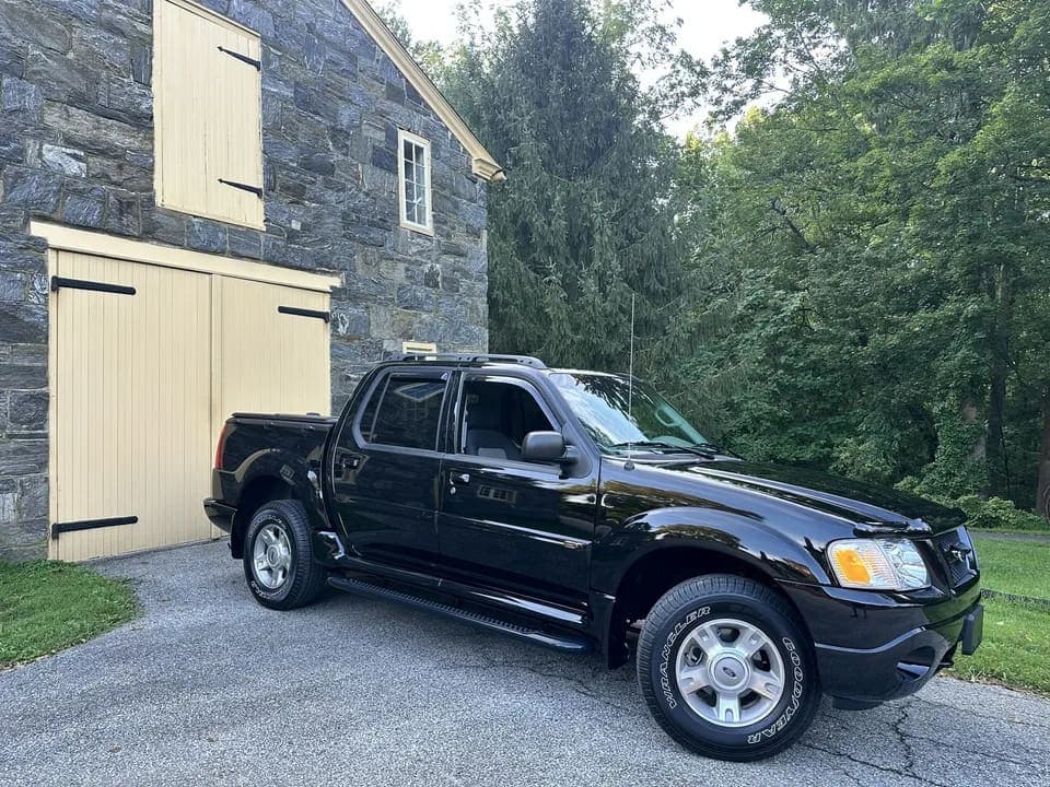 2004 Ford Explorer Sport Trac, view