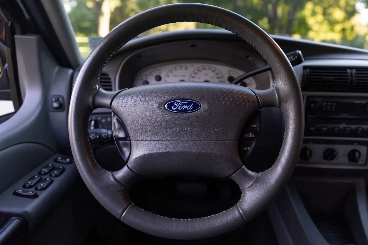 2004 Ford Explorer Sport Trac, view
