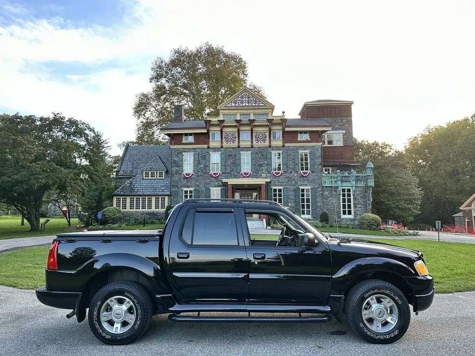 2004 Ford Explorer Sport Trac, view