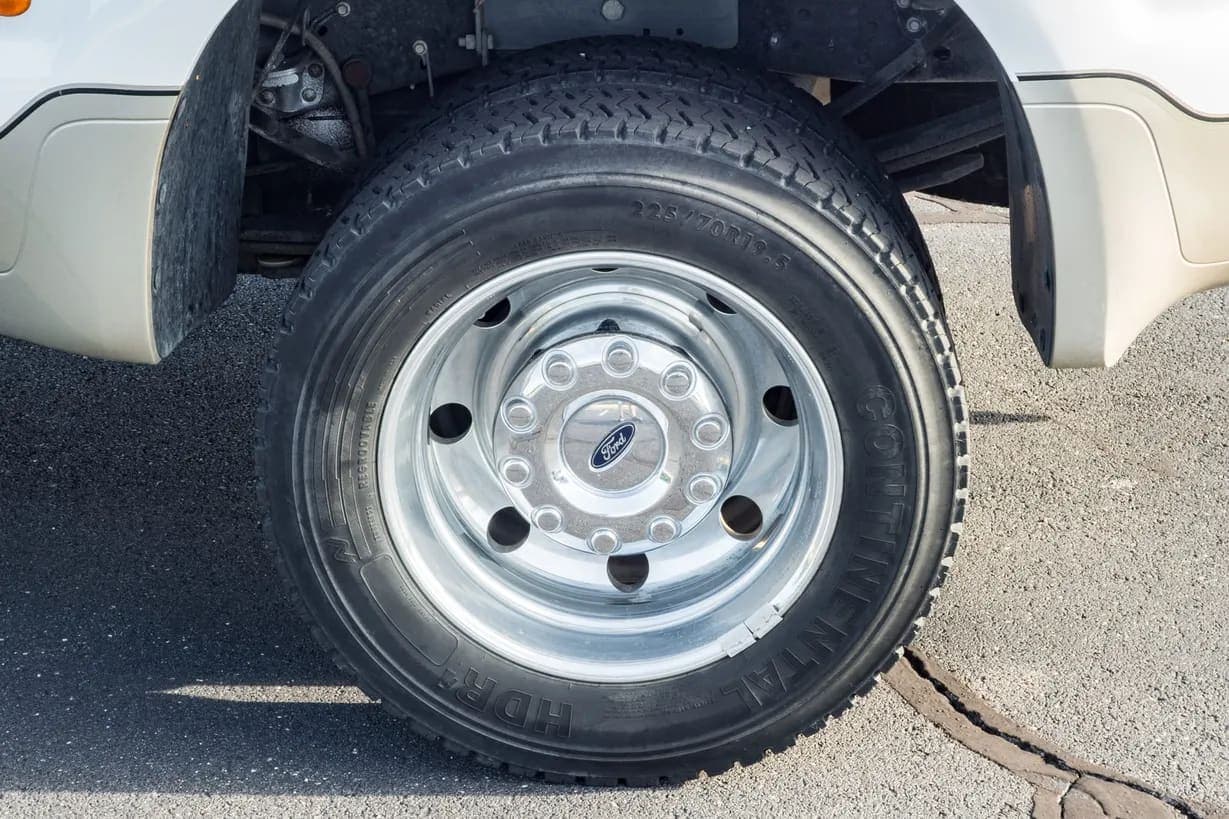 2008 Ford F-450, view