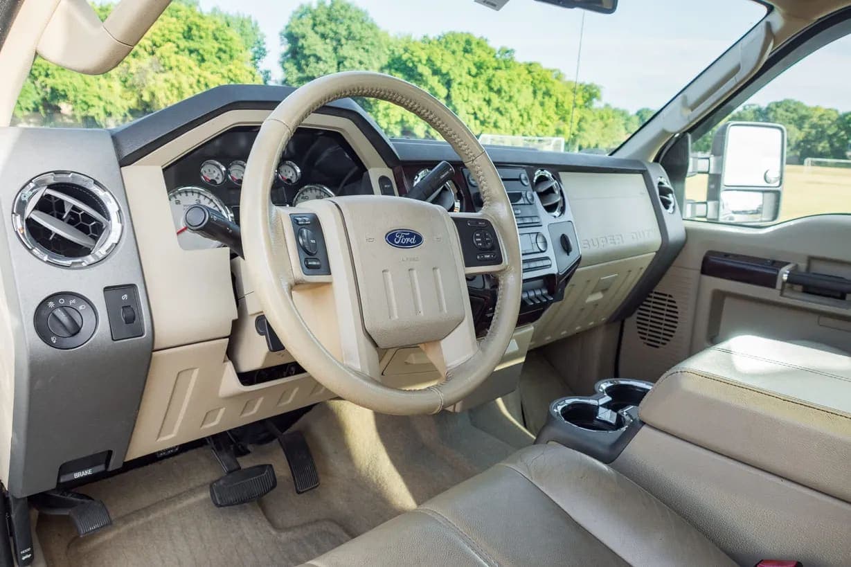 2008 Ford F-450, view