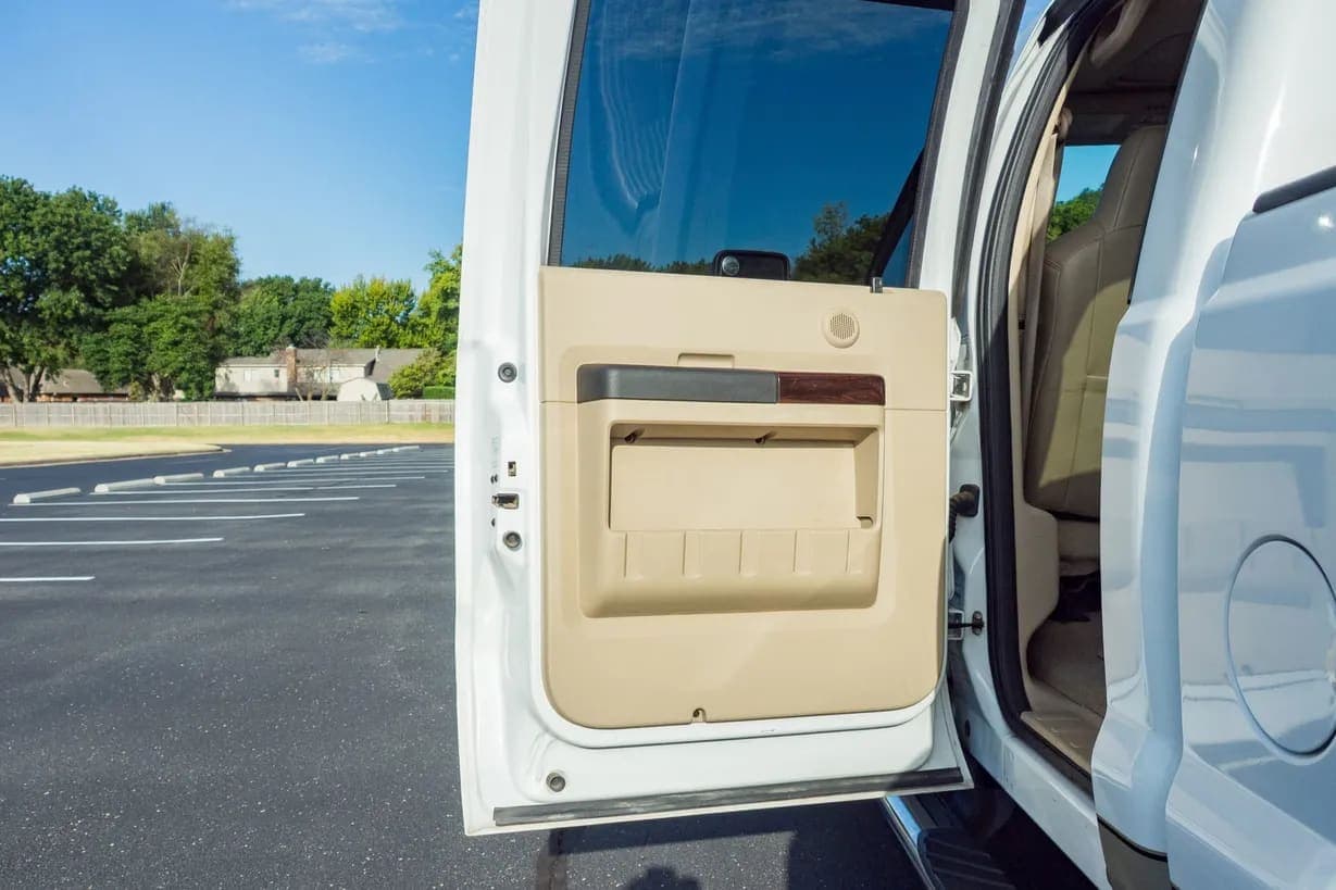 2008 Ford F-450, view
