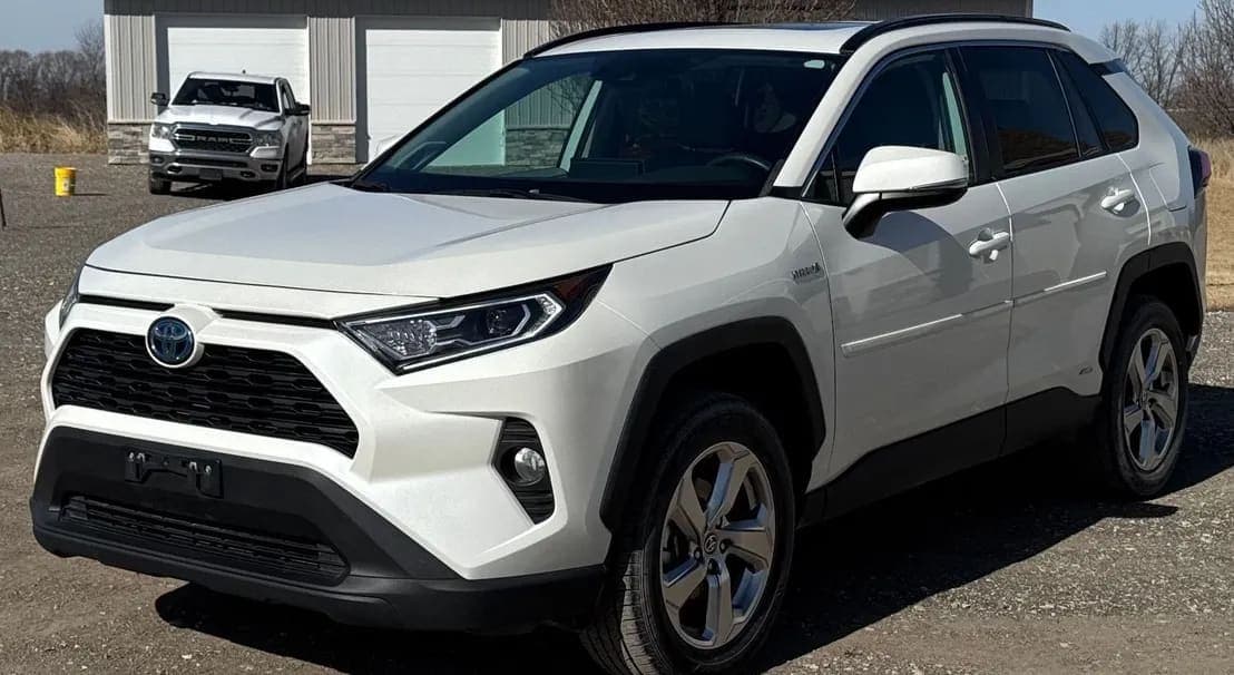 2021 Toyota RAV4 XLE Premium Hybrid SUV video preview