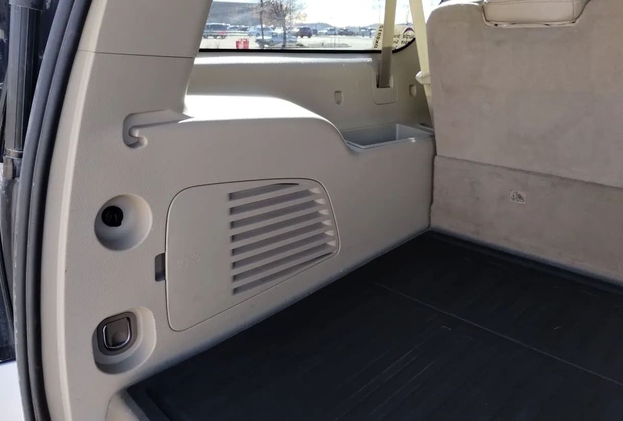 2018 Cadillac Escalade ESV Premium SUV, view