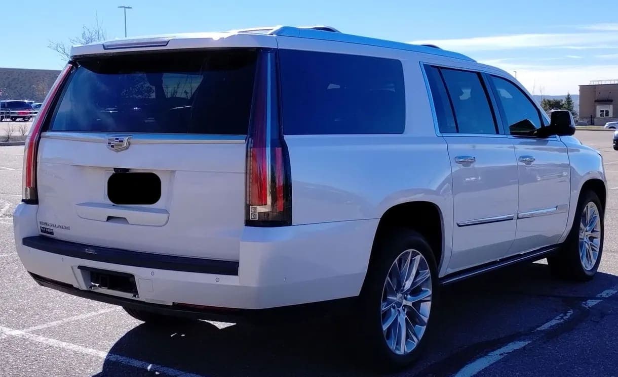 2018 Cadillac Escalade ESV Premium SUV, view