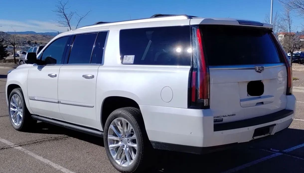 2018 Cadillac Escalade ESV Premium SUV, view