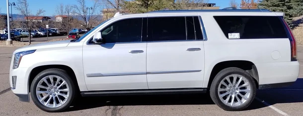 2018 Cadillac Escalade ESV Premium SUV, view