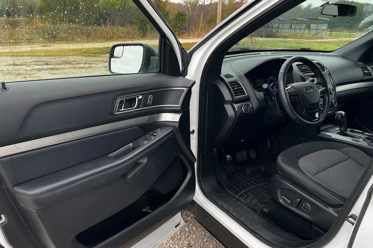 2018 Ford Explorer SUV, view