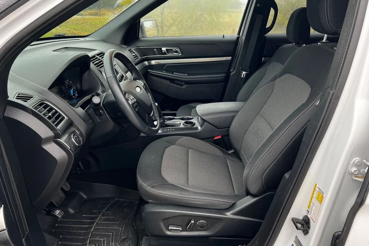 2018 Ford Explorer SUV, view