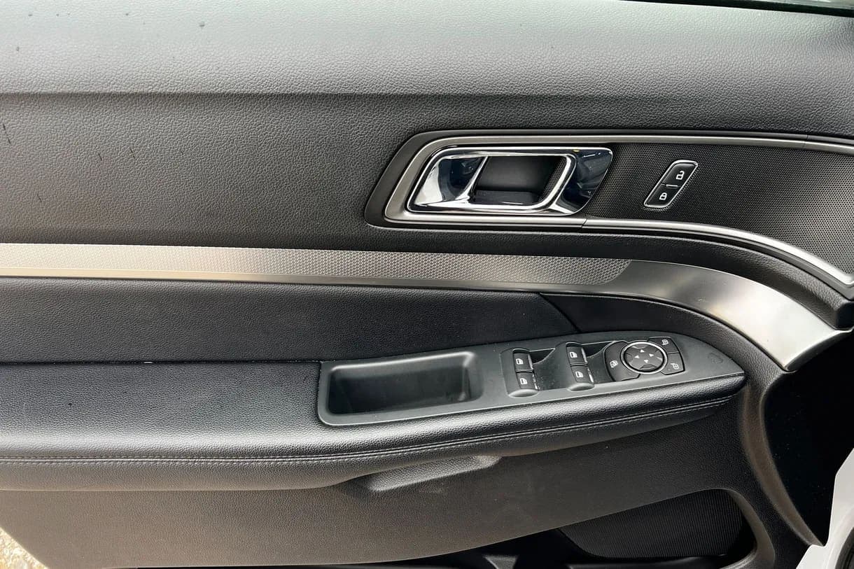 2018 Ford Explorer SUV, view