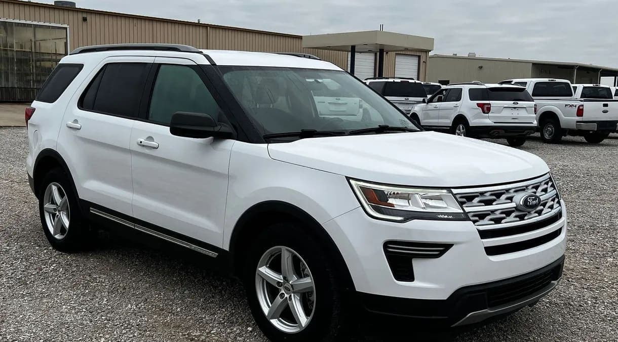 2018 Ford Explorer SUV, view
