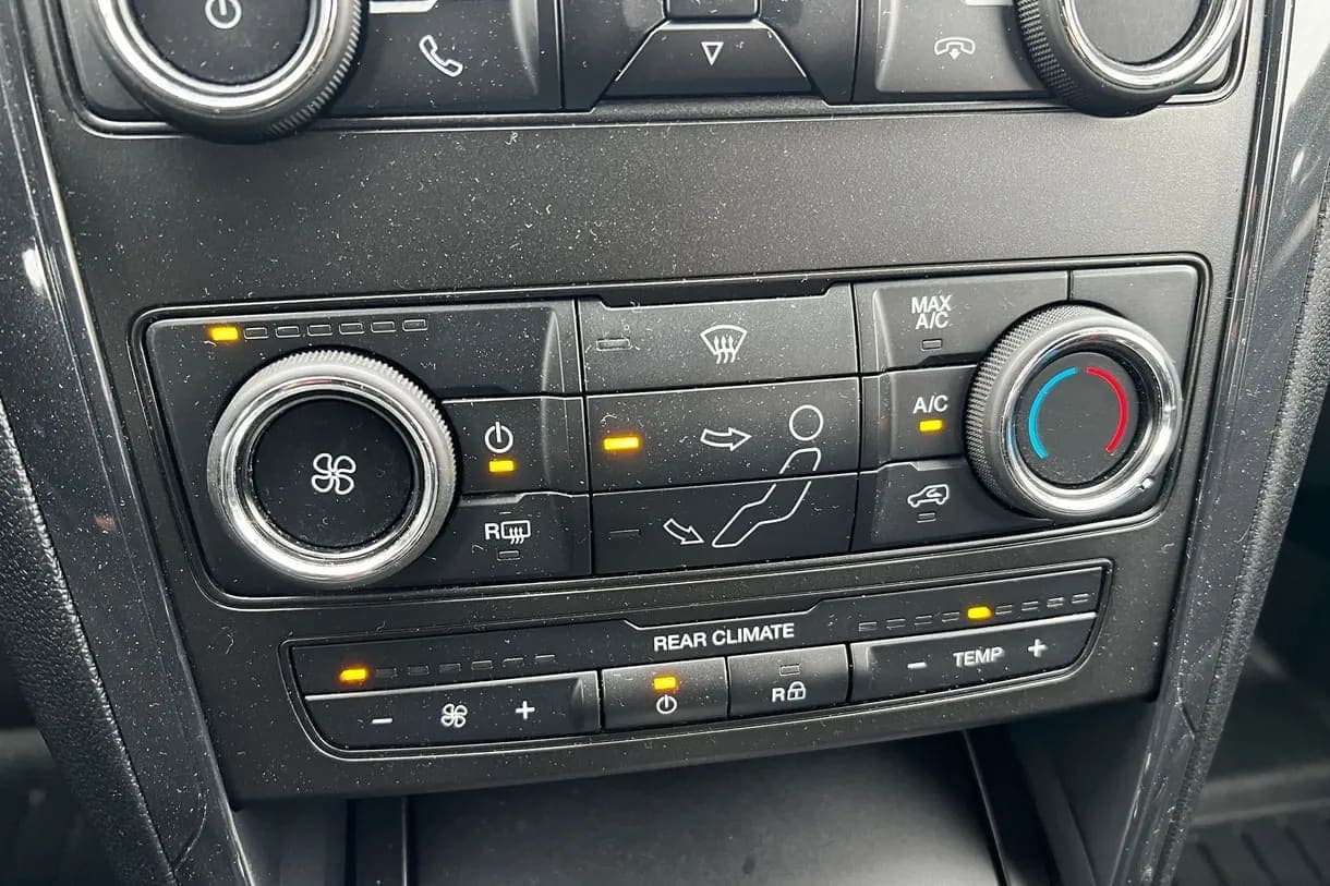 2018 Ford Explorer SUV, view