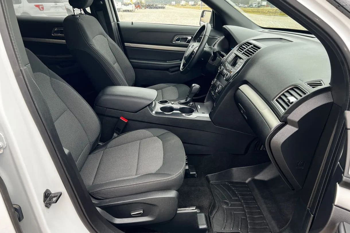 2018 Ford Explorer SUV, view