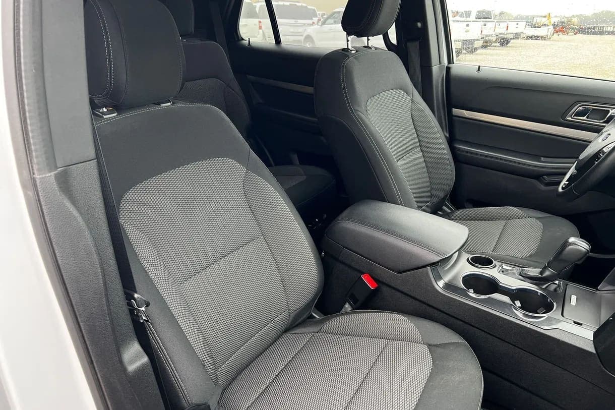 2018 Ford Explorer SUV, view