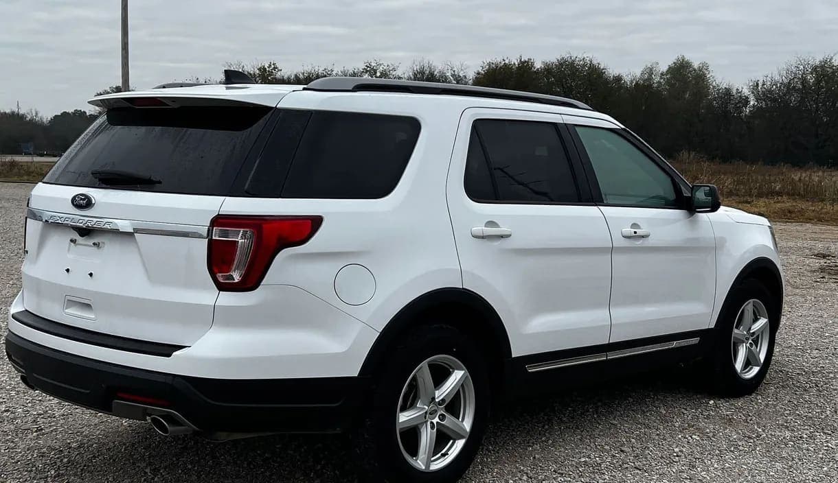 2018 Ford Explorer SUV, view