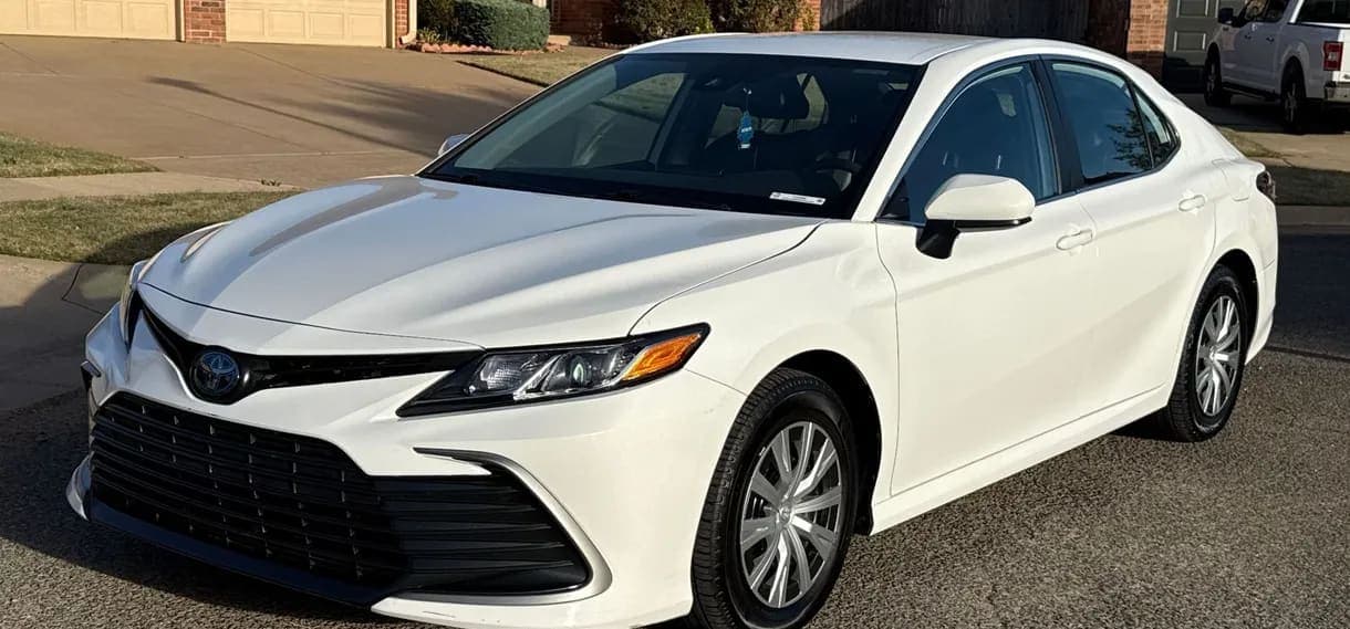 2023 Toyota Camry LE video preview
