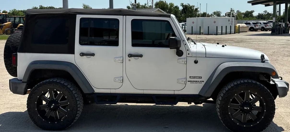 2017 Jeep Wrangler SUV, view