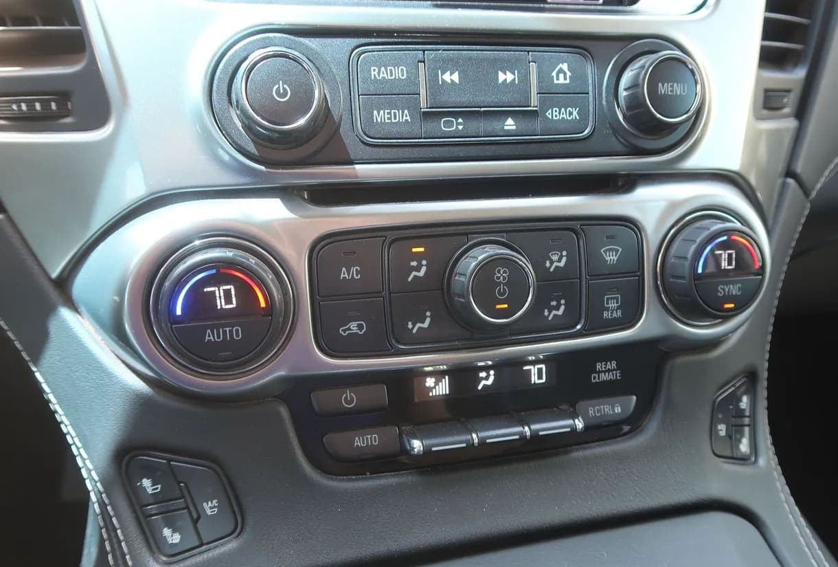 2015 Chevrolet Suburban 1500 LTZ SUV, view