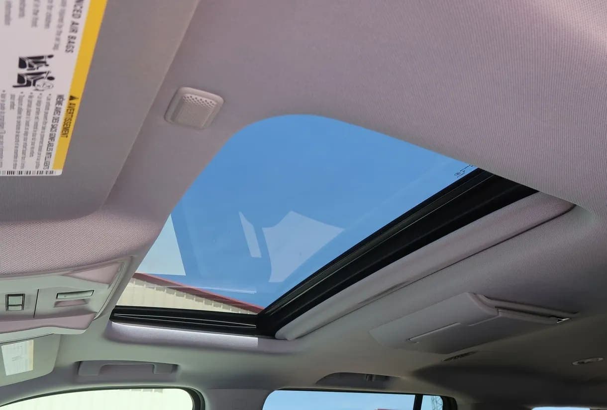 2015 Chevrolet Suburban 1500 LTZ SUV, view