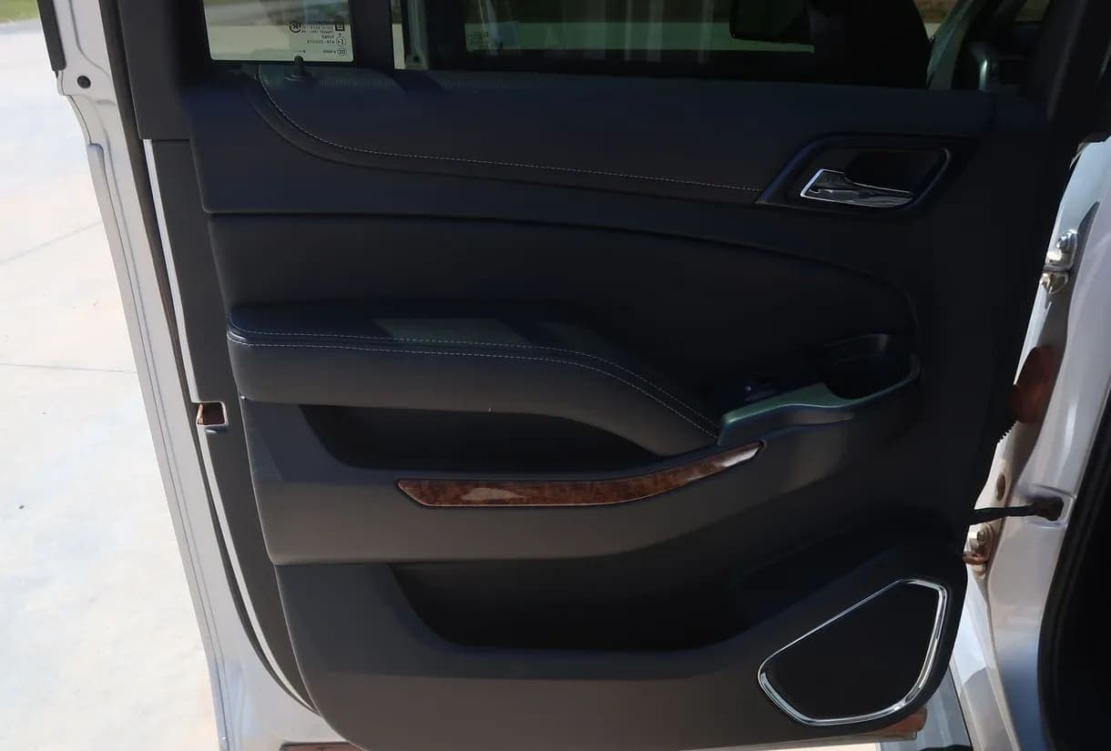 2015 Chevrolet Suburban 1500 LTZ SUV, view
