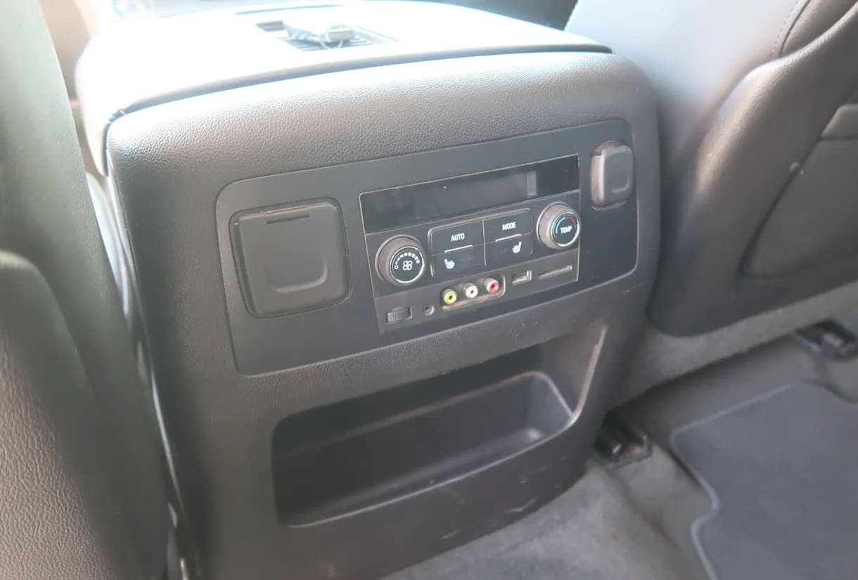 2015 Chevrolet Suburban 1500 LTZ SUV, view