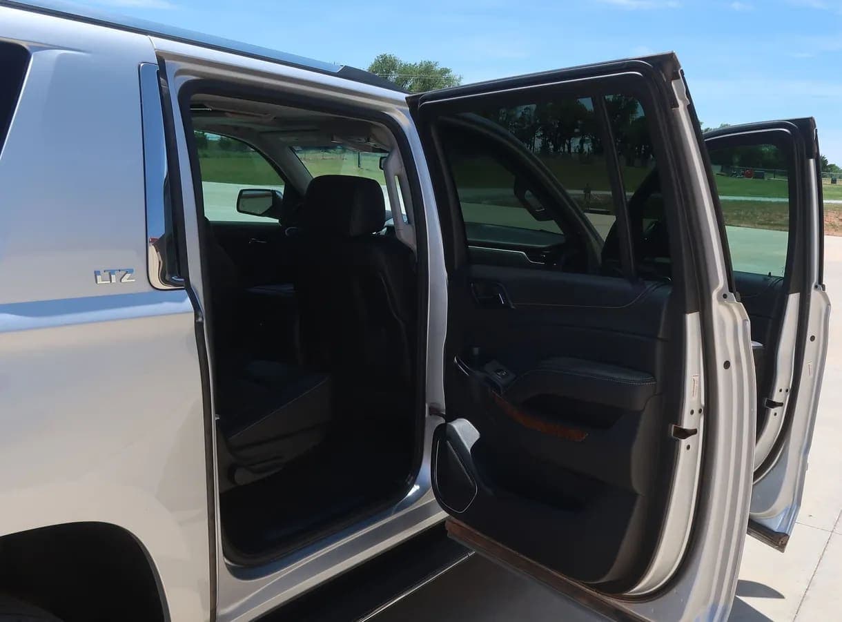 2015 Chevrolet Suburban 1500 LTZ SUV, view