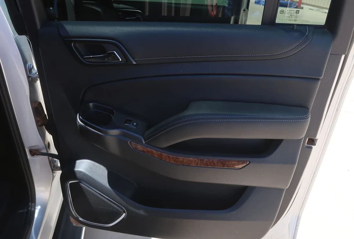 2015 Chevrolet Suburban 1500 LTZ SUV, view