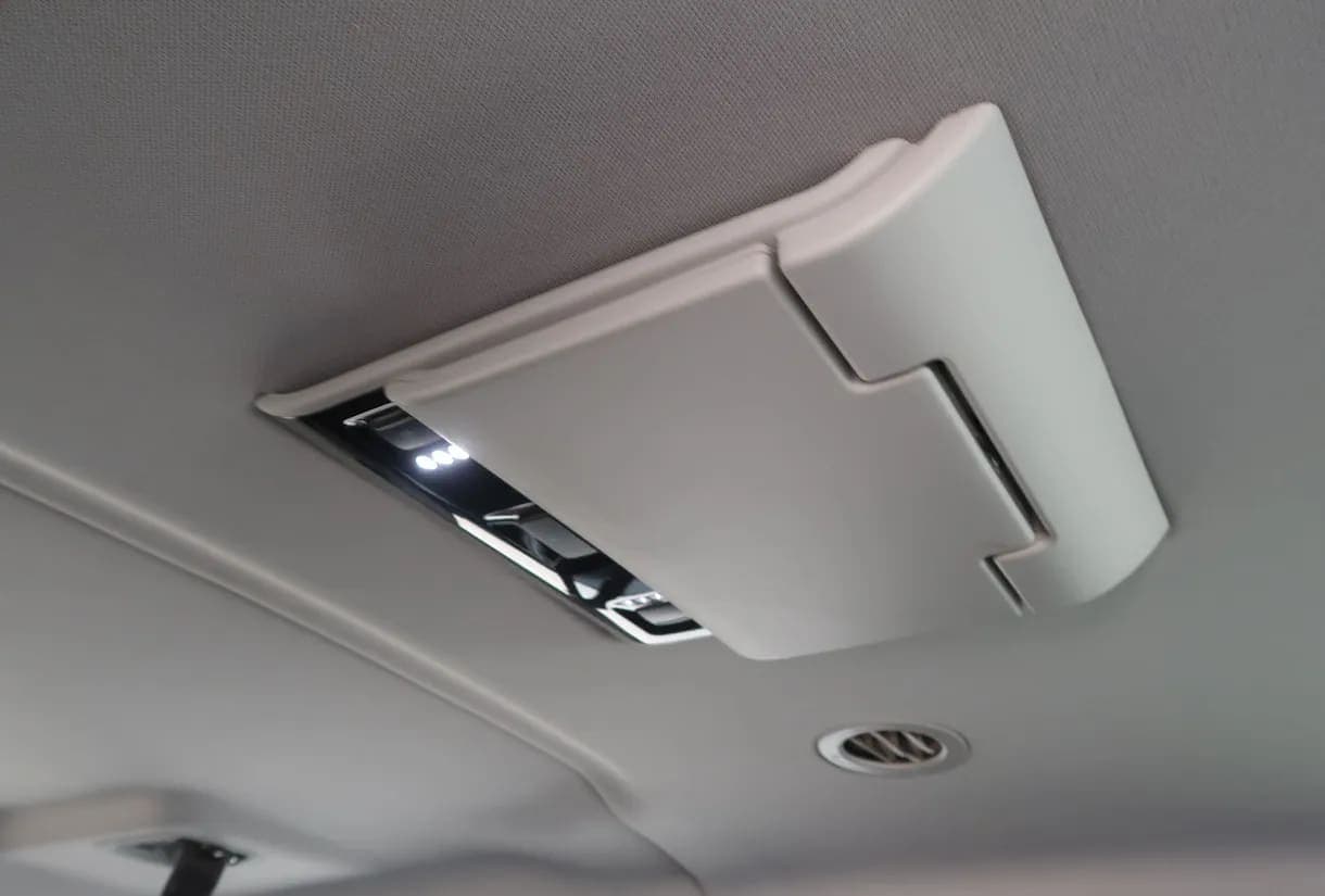 2015 Chevrolet Suburban 1500 LTZ SUV, view