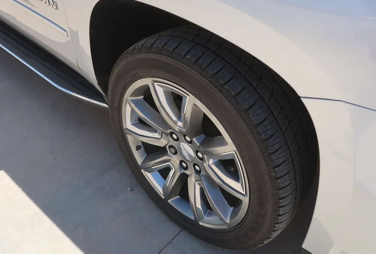 2015 Chevrolet Suburban 1500 LTZ SUV, view