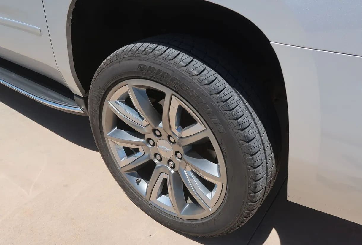 2015 Chevrolet Suburban 1500 LTZ SUV, view